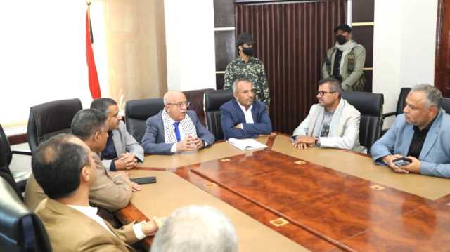 الرهوي يتفقد مستوى الانضباط الوظيفي في عدد من الوزارات