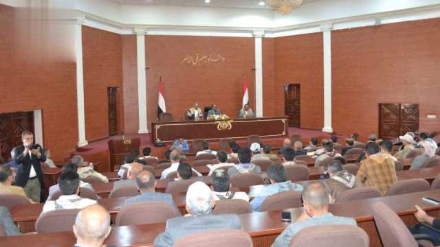 رئيس مجلس الشورى يطلع على مستوى الانضباط الوظيفي عقب إجازة عيد الفطر