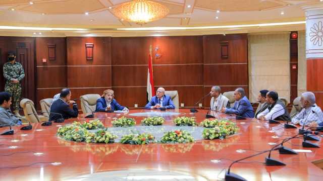 رئيس مجلس الوزراء يطلع على سير تنفيذ الأنشطة والمشاريع بوزارة النفط