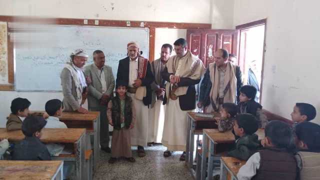 العلامة مفتاح يتفقد الدورات الصيفية في مديرية الثورة بالأمانة