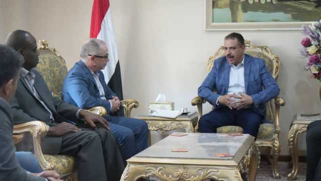 وزير الخارجية يناقش تعزيز التعاون مع المسئول الأممي لقطاع الأمن والسلام