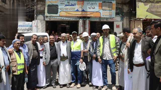 صلاح يدشن العمل في مشروع إعادة تأهيل الشارع الرئيسي بمدينة إب