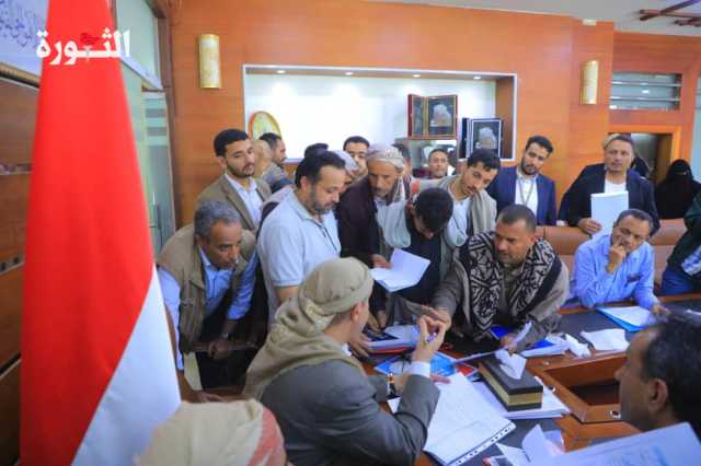 وزير الاقتصاد يلتقي المواطنين خلال اليوم المفتوح