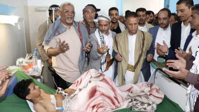 باجعالة يتفقد جرحى العدوان الأمريكي على سوق “فروة” في شعوب