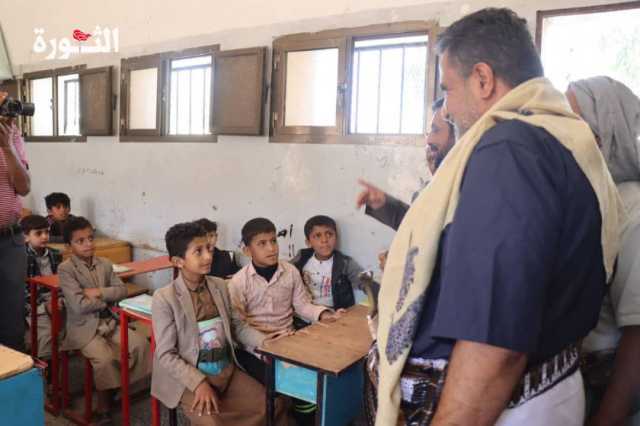محافظ البيضاء يتفقد أنشطة الدورات الصيفية في ذي ناعم