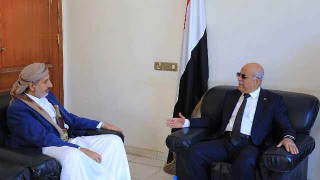 رئيس مجلس الوزراء يلتقي وزير النفط والمعادن