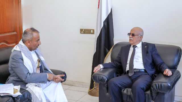 رئيس الوزراء يطلع خلال لقائه الدكتور الحوالي على الأعمال المنجزة في إطار عملية الدمج