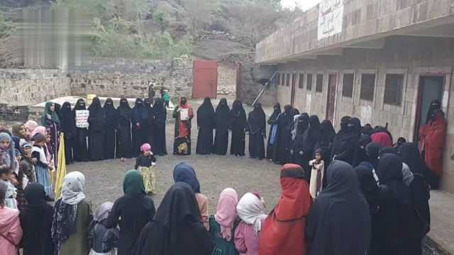 وقفة لطالبات الدورات الصيفية بالحيمة الداخلية تضامنا مع غزة وإحياء لذكرى الصرخة