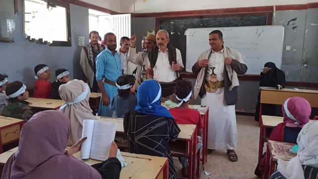 الشغدري وهضبان يتفقدان أنشطة الدورات الصيفية في الضالع