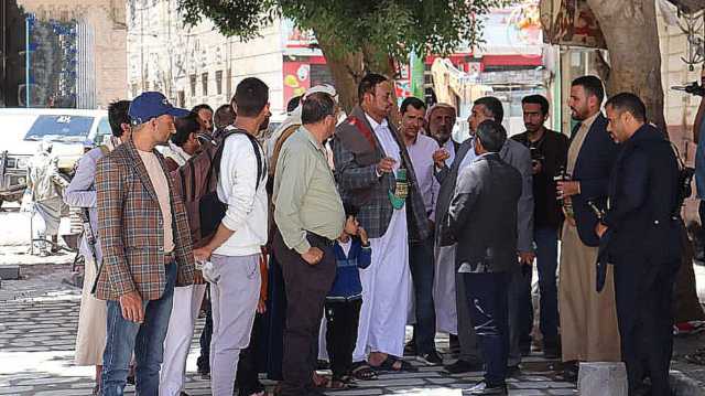 عباد يتفقد سير العمل في مشروع ترميم ورصف شوارع بمديرية الوحدة