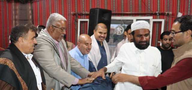 باجعالة يوزع “حقائب العرسان” للعرس الجماعي الثامن للمكفوفين