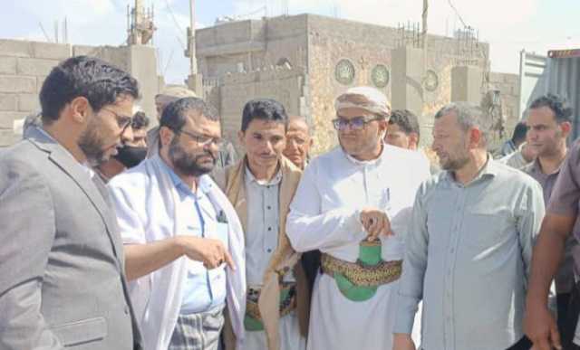 وزير الصحة يطلع على سير تجهيز مستشفى تعز العام