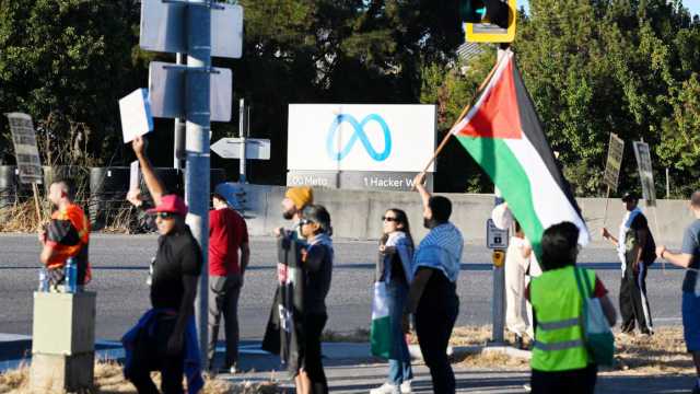 أكثر من 25 ألف حالة انتهاك:تحريض وقمع وتعتيم وإبادة للفلسطينيين حتى في الفضاء الرقمي!