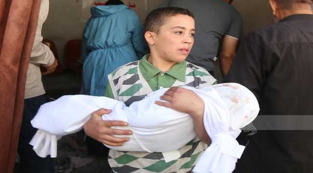 15 شهيدا بينهم 9 من عائلة واحدة في قصف العدو المتواصل على عدة مناطق في قطاع غزة