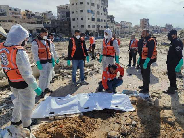 الدفاع المدني بغزة: انتشال جثماني شهيدين شرق القطاع