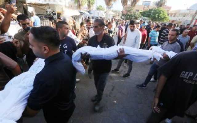 استشهاد 4 فلسطينيين وإصابة آخرين في قصف صهيوني على حي الرمال بغزة