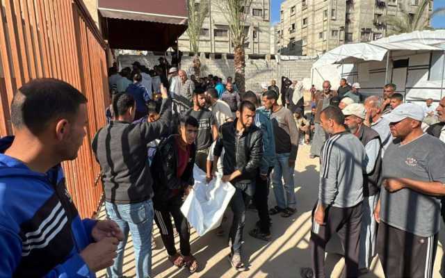 3 شهداء في قصف لطيران العدو الصهيوني منزلاً وسط غزة