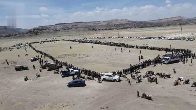 وقفة قبلية مسلحة في ذمار إعلاناً للنفير والجهوزية لمواجهة العدوان وإسناداً لغزة
