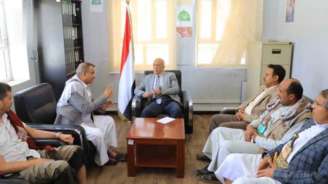 الرهوي يشيد بالمشاريع والجهود المبذولة في مجال التنمية الزراعية