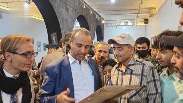 وزير الثقافة يفتتح المعرض التشكيلي “صرخة غزة”