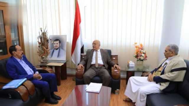 الرهوي يناقش مع العيدروس سبل تعزيز علاقات التكامل بين الحكومة ومجلس الشورى