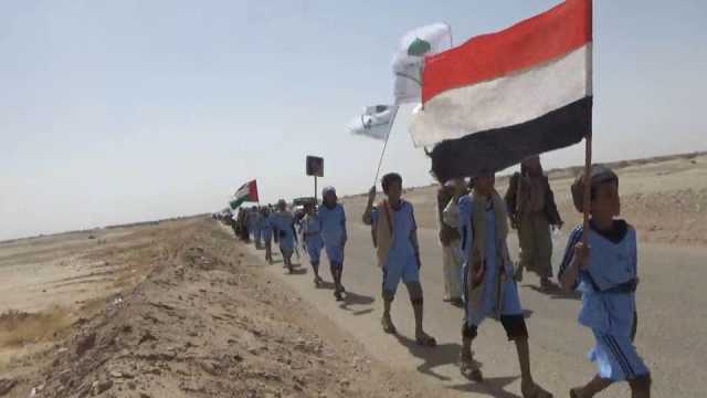 مسير وعرض كشفي لطلاب الدورات الصيفية في مجزر بمأرب