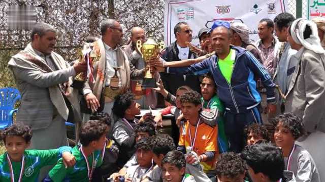 فريق مدرسة الإمام الحسين في سنحان يحرز لقب دوري الدورات الصيفية بصنعاء