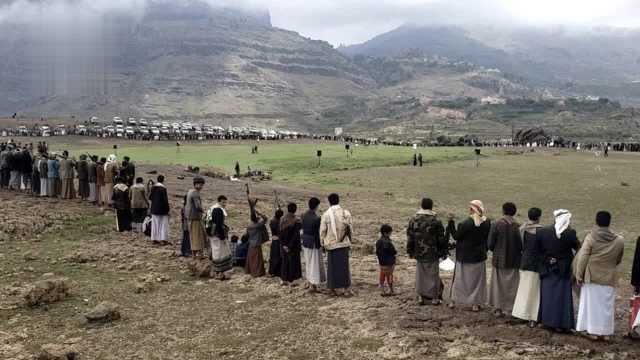 وقفة قبلية في الحيمة الداخلية لإعلان وثيقة الشرف القبلي ونصرة لغزة