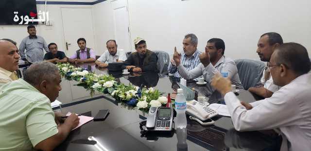 الحديدة..اجتماع لتعزيز الشراكة بين الزكاة ومستشفى الثورة لدعم المرضى المحتاجين