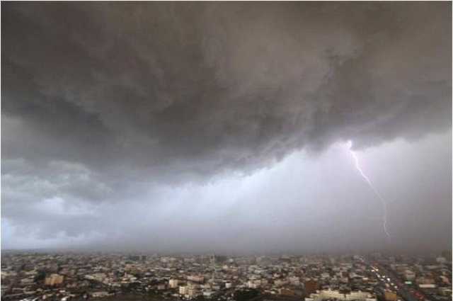 هطول أمطار رعدية وأجواء مغبرة خلال الساعات المقبلة