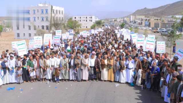 38 مسيرة ووقفة في تعز تحت شعار “لنصرة غزة.. بقوة الله هزمنا أمريكا وسنهزم إسرائيل”
