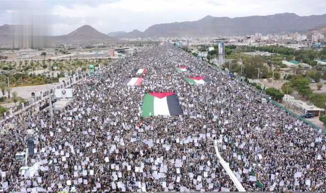 مسيرات مليونية بالعاصمة والمحافظات ثباتا مع غزة وبراءة من العملاء والخونة