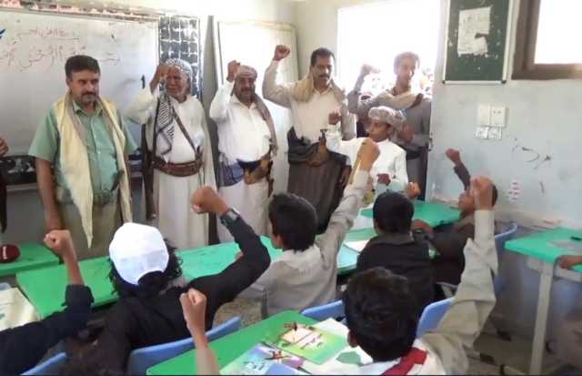 تفقد أنشطة المدارس الصيفية في الجوبة بمأرب