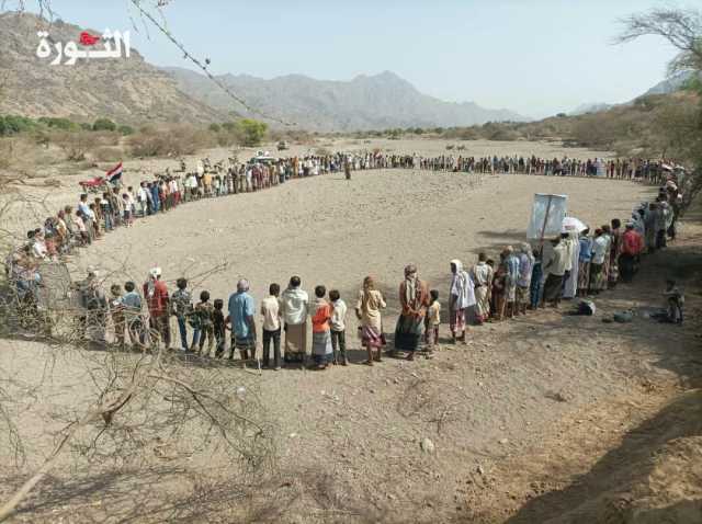 وقفتان مسلحتان بالمنصورية وجبل راس في الحديدة إعلانًا للنفير العام ودعم غزة