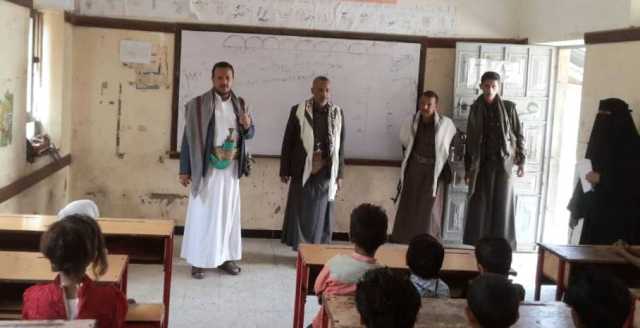 الشمسي يتفقد أنشطة الدورات الصيفية في مديرية التعزية