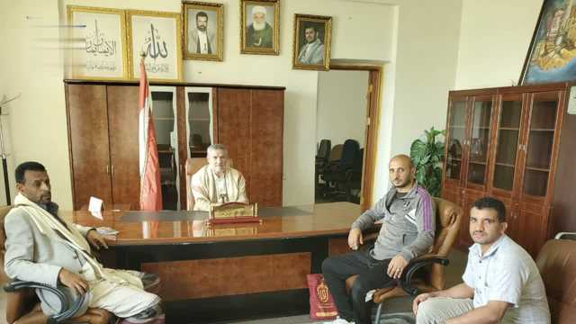 وزير الشباب يلتقي إدارة نادي شباب الأحمدي الرياضي برداع