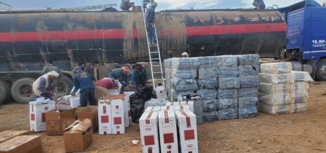 الجمارك تفشل تهريب شحنة سجائر عبر قاطرة لنقل الزيوت العادمة
