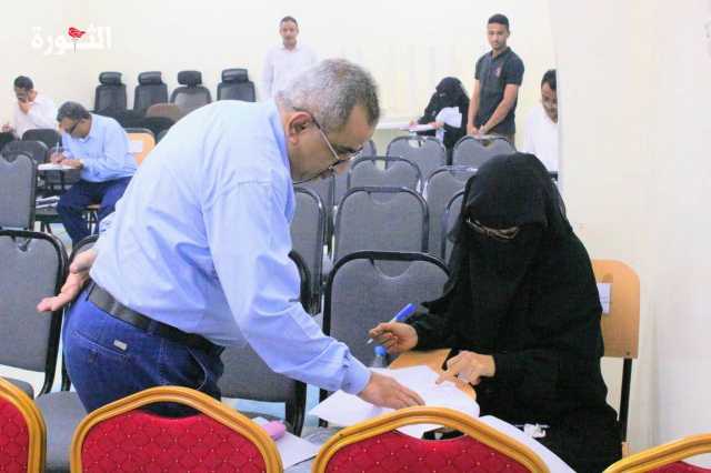 أجرى امتحانات الدكتوراه المهنية في الصحة العامة بالحديدة