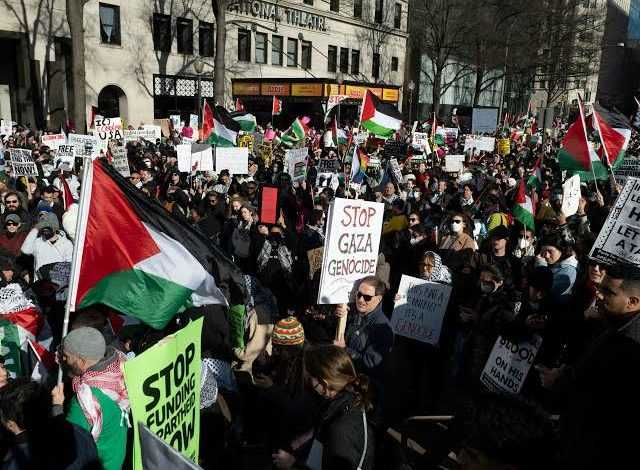 تظاهرة في ستوكهولم احتجاجا على توسيع الكيان الصهيوني جريمة الإبادة ضد غزة