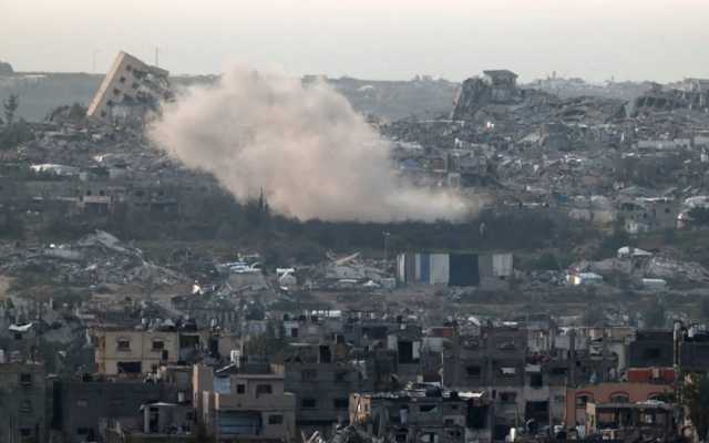 استشهاد فلسطيني وإصابة آخرين في قصف صهيوني على منزل بمدينة غزة