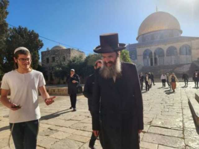 مستوطنون صهاينة يجددون اقتحامهم لباحات الأقصى المبارك 