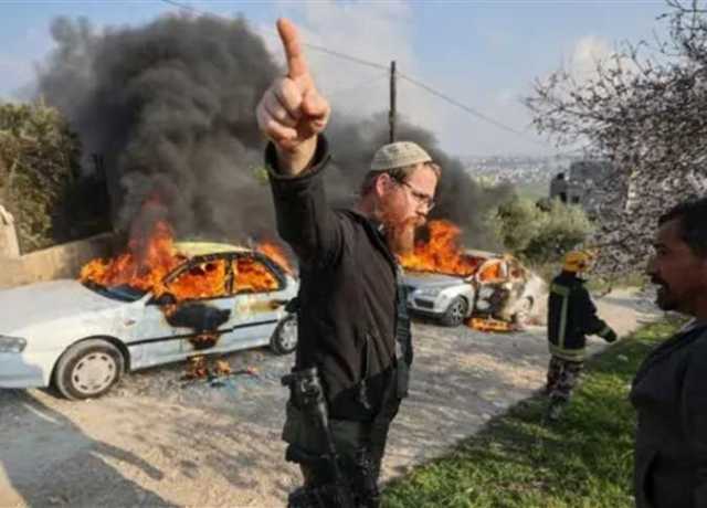 هجوم لصهاينة يجرح 10 فلسطينيين ويتسبب في إحراق منازل شرق رام الله