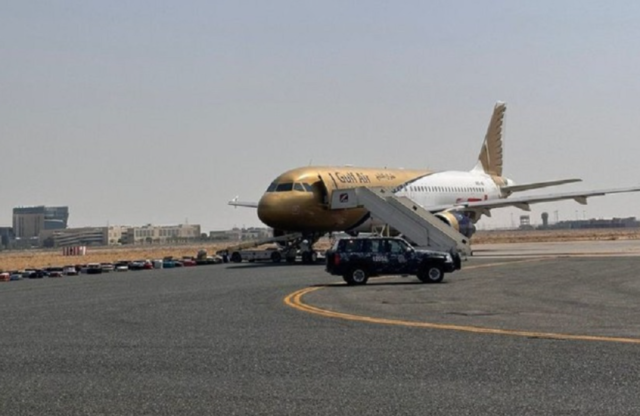 هبوط طائرة في مطار الكويت بعد الإبلاغ عن وجود قنبلة على متنها