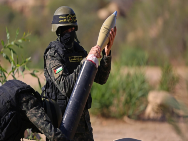 سرايا القدس تقصف تجمعاً لجنود العدو الصهيوني شرق جباليا