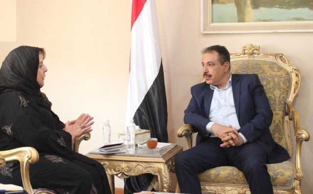 وزير الخارجية يلتقي الممثل المقيم لبرنامج الأمم المتحدة الإنمائي بصنعاء