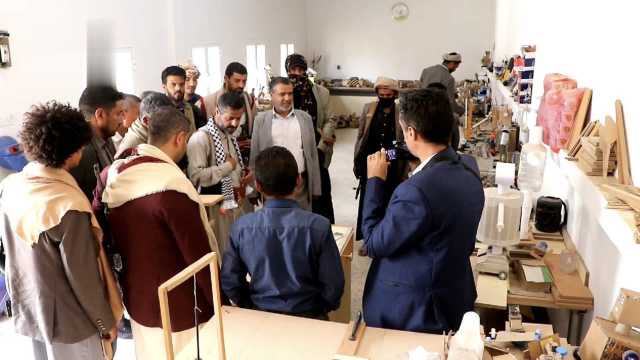 الاطلاع على أنشطة مدرسة الثلايا النموذجية في ذمار