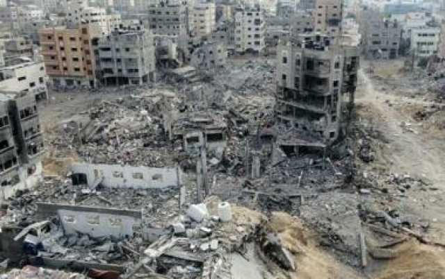 العدو الإسرائيلي يهدم منازل في مخيم طولكرم مع دخول عدوانه اليوم الـ142