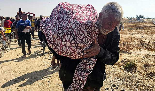 “الفصائل الفلسطينية”: مراكز توزيع المساعدات الأمريكية تحولت لـ “أفخاخ ومصائد للموت”