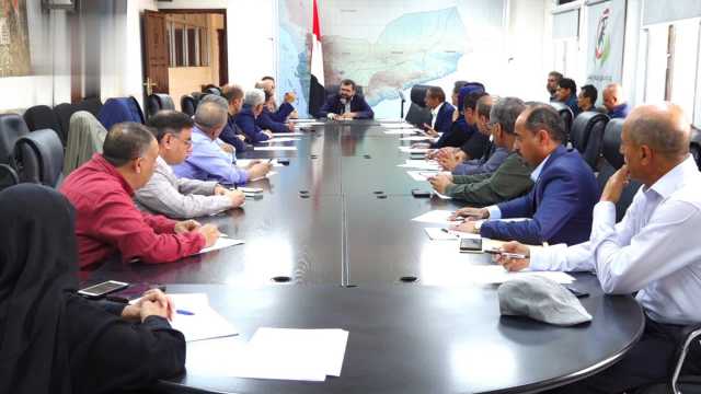 المجلس التنفيذي للزمالة العربية واليمنية يقر توحيد الامتحانات بالأمانة العامة وفروعه