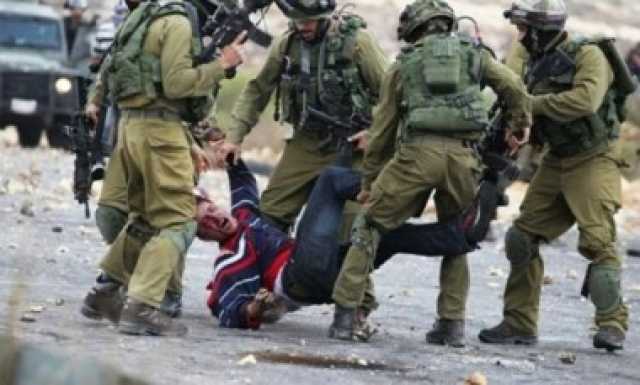 العدو الصهيوني يعتدي بالضرب على فلسطيني في بلدة الخضر